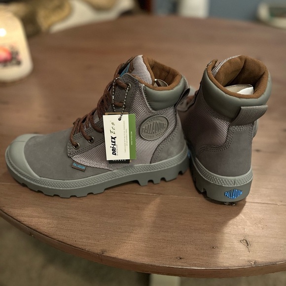 Palladium Gray and Tan High-Top Boots! Men’s or Women’s Boots!!​​ - Picture 3 of 7